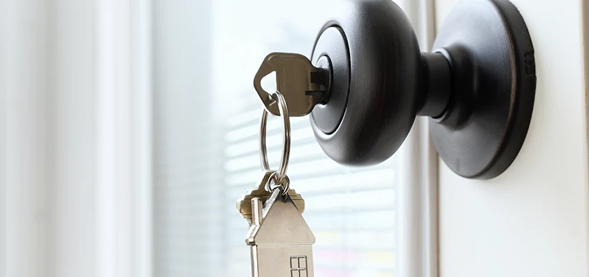 Bifold Door Knob Replacement in Rancho San Diego, California